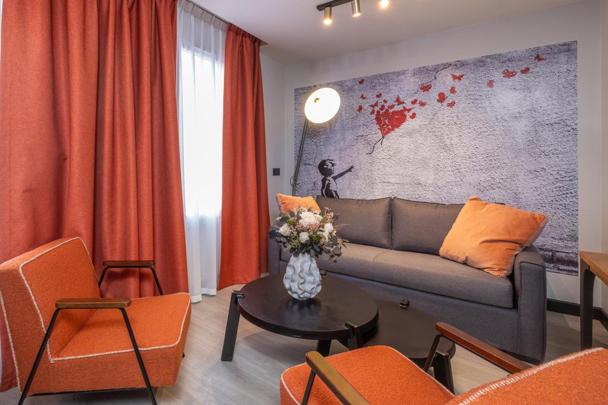 Appart'Hotel East Paris Suite Exterior photo